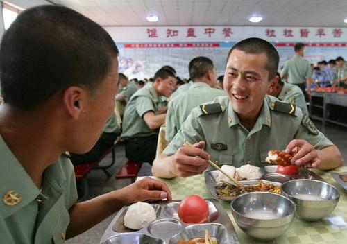 2014年全军部队粮食消耗与去年同比节约3.3%
